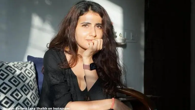 Fatima Sana Sheikh back to work as she resumes her dubbing schedule for 'Ludo' Fatima Sana Sheikh