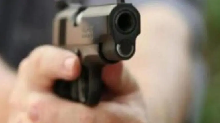 Two killed in encounter with police in Delhi