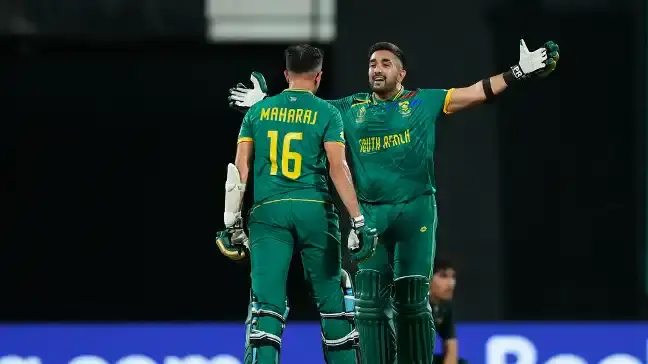 'Sometimes it goes your way, sometimes it...': Shamsi on South Africa's thriller win over Pakistan South Africa beat Pakistan by one wicket