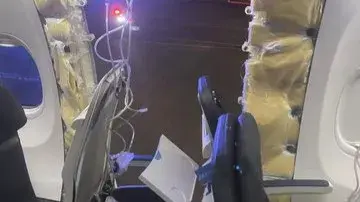 Alaska halts flights by 18 additional MAX 9 planes after FAA directive @DramaAlert/X