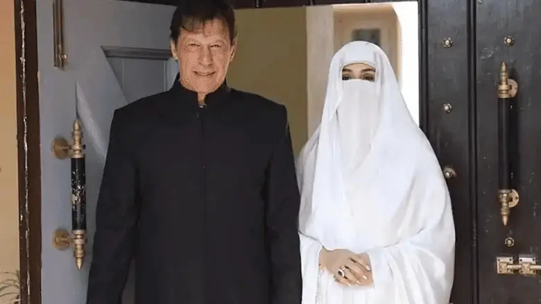 Pakistan: Bushra Bibi 'Disappointed' With Imran Khan's Party Leaders, Claims Her Sister Imran khan and Bushra Bibi