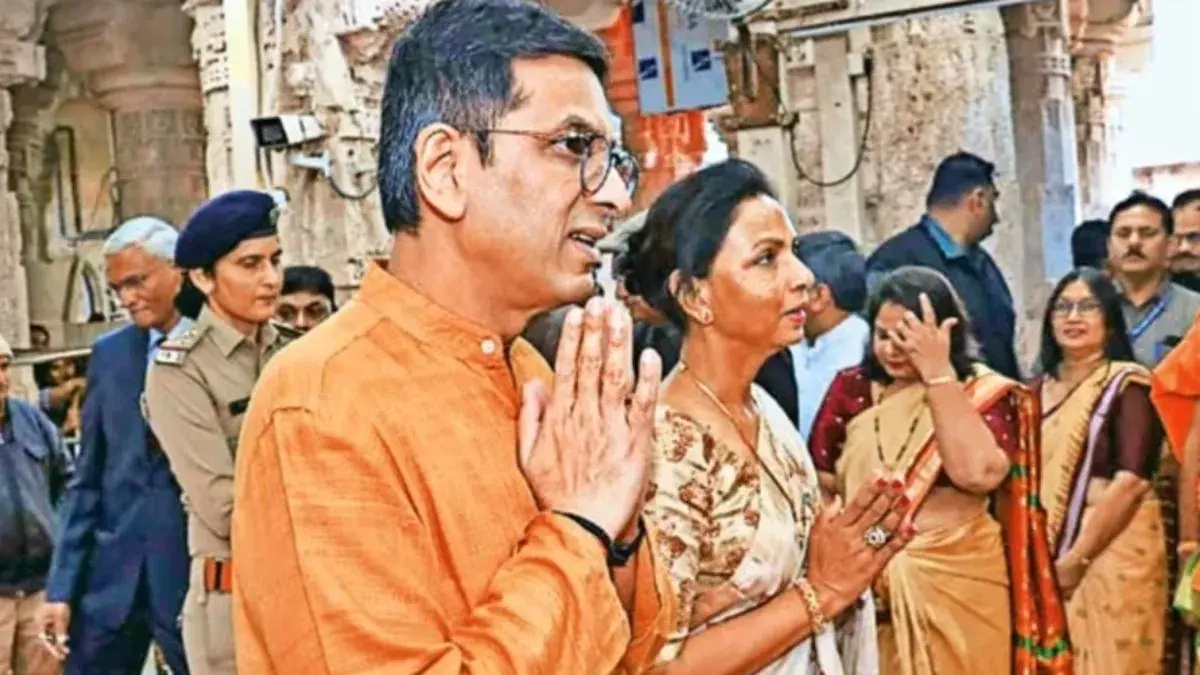 CJI Chandrachud Visits Dwarkadhish Temple In Gujarat: Why The Controversy? Chief Justice of India Justice DY Chandrachud with family at Dwarkadhish temple (PTI Photo)