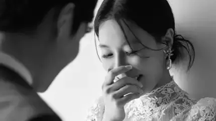 Crash Landing On You star Cha Chung-Hwa gets married to non-celebrity partner | First Photos Actress Cha Chung-Hwa in her wedding photos