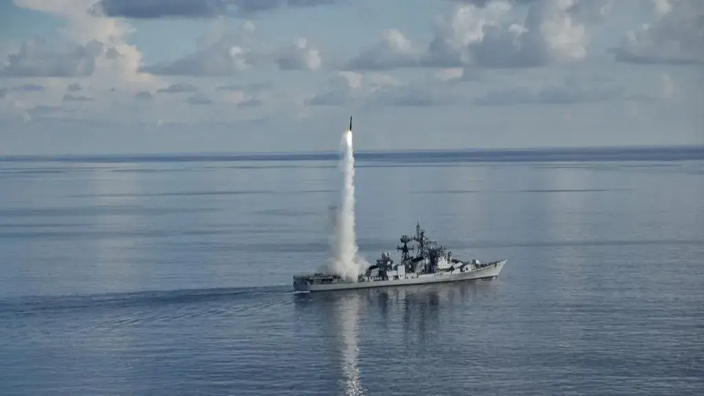 Ins Rana Rfaqt Navy's INS Rana successfully tests BrahMos missile | Republic World