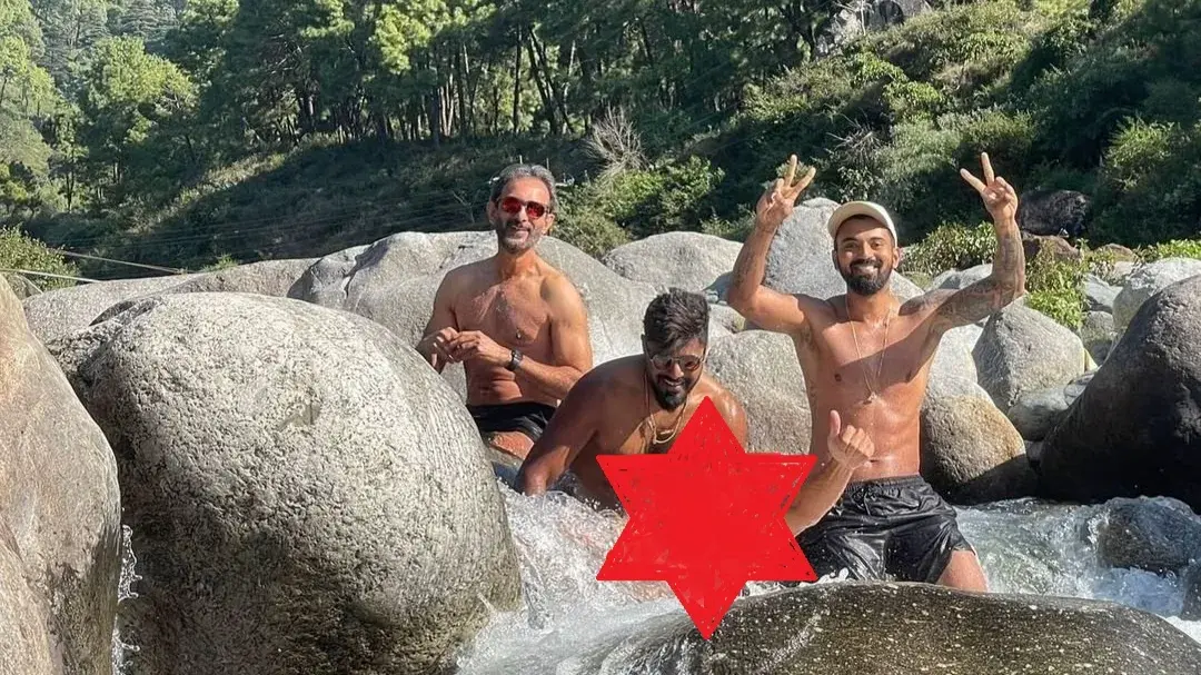 Rahul Dravid's reaction is unmissable in KL Rahul's never-seen-before pic from Dharamsala nature dip Rahul Dravid with KL Rahul in Dharamsala