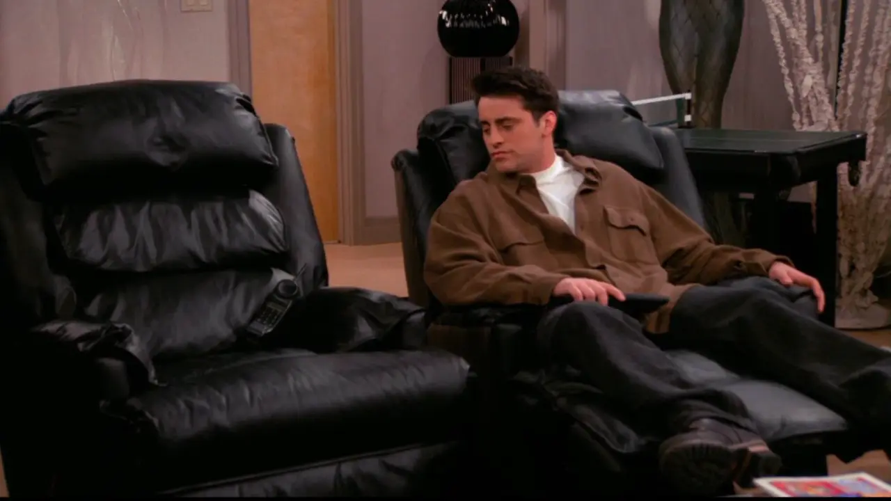 The one where... | Moving scene of Joey waiting for Chandler goes viral after Mathew Perry's death FRIENDS