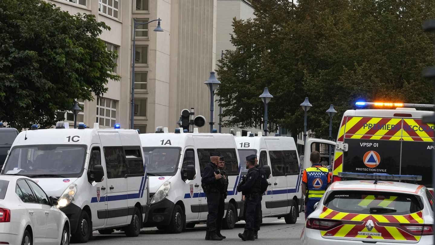 France School Stabbing: Teacher Stabbed By Chechen Origin Man, Two ...