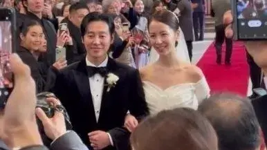 Kim Dong Wook's wife Stella shares heartwarming post along with wedding photos Kim Dong Wook