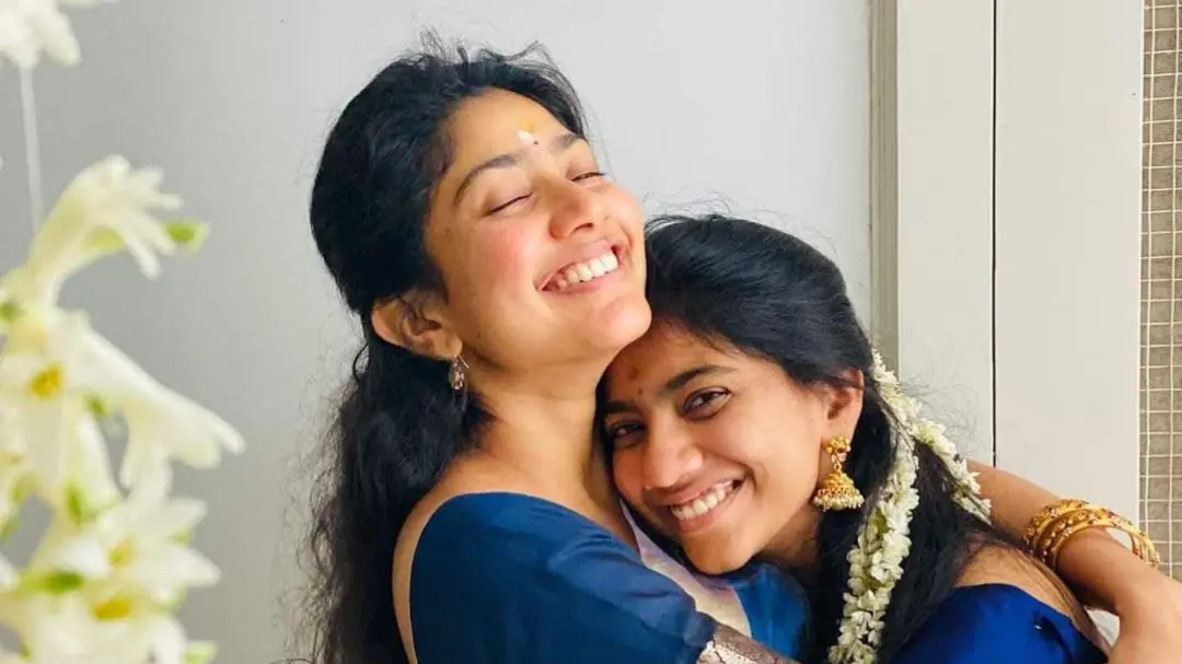 Sai Pallavi Grooves On Dance Floor At Her Sister’s Engagement Function, Video Goes Viral Sai Pallavi with her sister Pooja Kannan