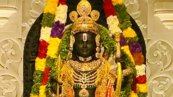 Crown of Gold, Banarasi Dhoti, Diamond And Emerald Necklace: What Ram Lalla Wears