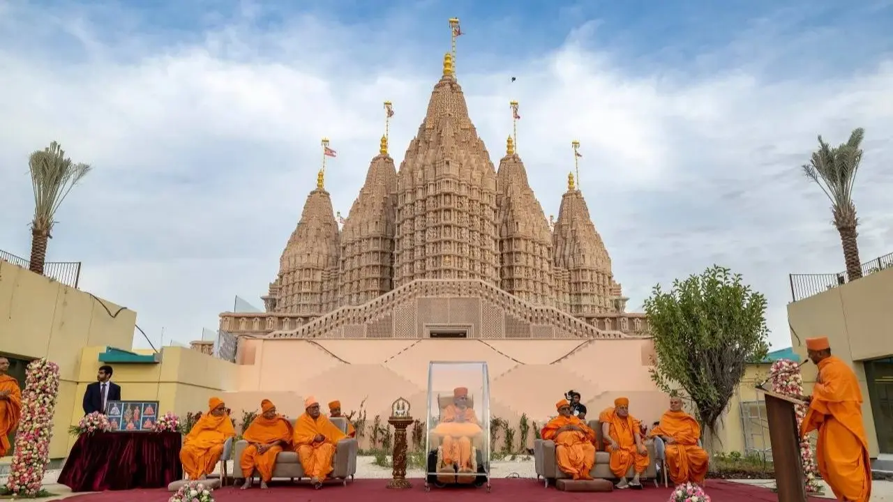 Mahant Swami Maharaj arrives at BAPS Hindu Mandir in Abu Dhabi, UAE