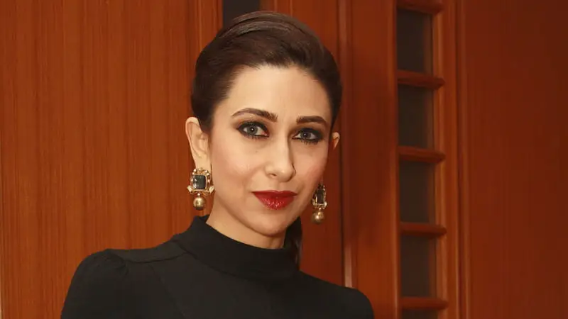 Karishma Kapoor Celebrates Valentine&rsquo;s Day With Cupcakes Dipped In Love