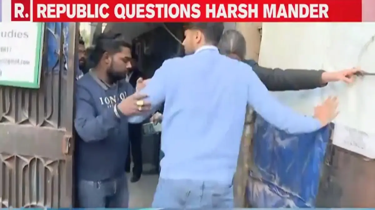 Harsh Mander Assaults Republic TV Reporter