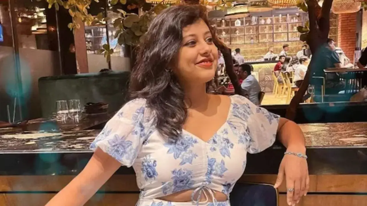 'Let your dreams fly high': The Tale of 23-Year-Old Tamali Saha who cracked UPSC in her 1st attempt 23-year-old Tamali Saha cracks UPSC exam in first attempt