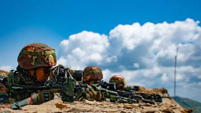 Home Minister Amit Shah Orders ‘Zero Infiltration’ Policy as India Crushes Pakistan’s Terror Network in Kashmir Indian Army's Chinar Corps