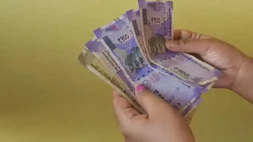 India currency money cash fraud