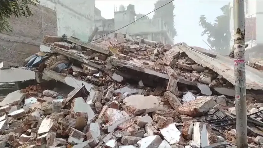 Under-construction building caves in Lucknow | Republic World