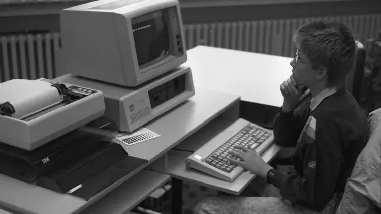 The Birth of an Icon: Microsoft Windows 1.0 released on this day Microsoft Windows 1.0