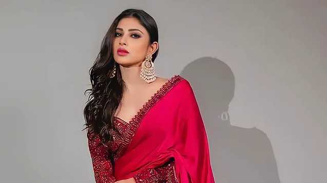 Mouni Roy steals the show in a deep red ruffle saree worth Rs 30K -  BridalTweet Wedding Forum & Vendor Directory