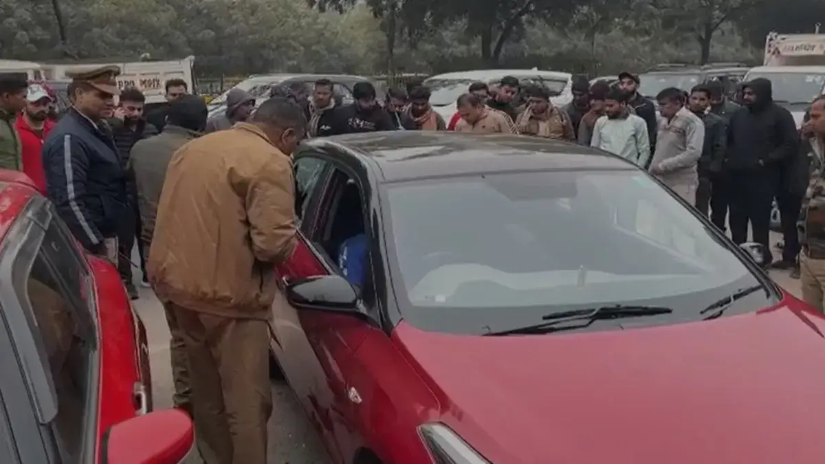 noida-shocker-air-india-staffer-shot-dead-in-posh-sector-104