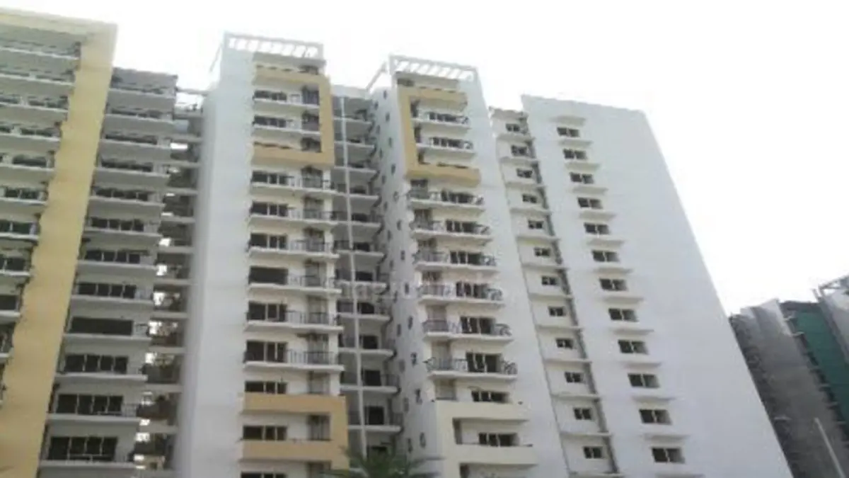 Suicide in Panchsheel Greens