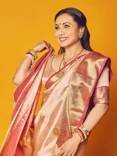 Bhagyashree in a traditional Bengali drape – South India Fashion