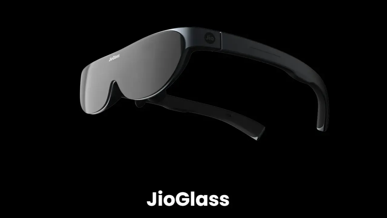 Jio showcases JioGlass mixed reality headset at IMC 2023 JioGlass