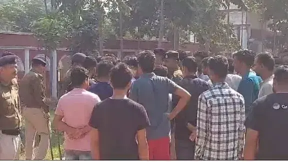 An altercation between students from Maulana Abul Hasan Ali Nadwi Minority Hostel and Iqbal Hostel at Patna University escalated into violence