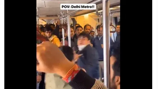 Delhi Metro Turns into a Boxing Ring, Video Viral