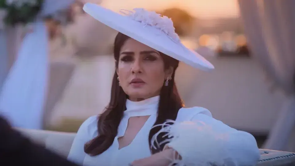 Karmma Calling का ट्रेलर आउट, पावरफुल अंदाज में दिखीं Raveena Tandon; रिलीज डेट का खुलासा Karmma Calling still