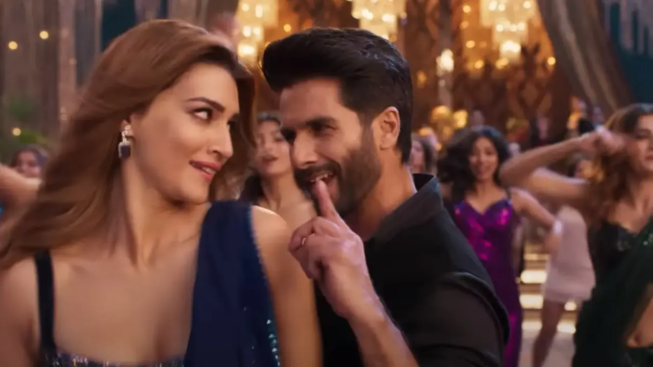 Teri Baaton Mein Aisa Uljha Jiya Singer Raghav Says He Was ‘Scared’ To Remake The Song Shahid Kapoor, Kriti Sanon in a song still from Teri Baaton Mein Uljha Jiya