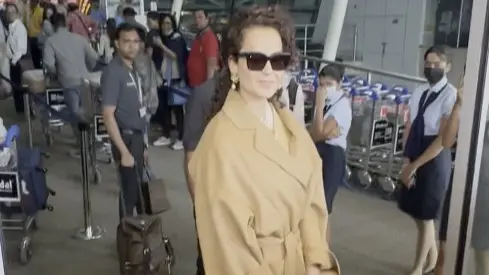 Kangana Says 'Ayodhya Dham is Like Vatican City' as She Arrives For Ram Mandir Pran Pratishtha Kangana Ranaut