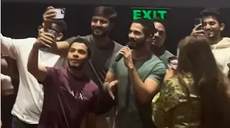 Shahid Kapoor Surprises Fans Watching Teri Baaton Mein Aisa Uljha Jiya In Theatre, Video Goes Viral Shahid Kapoor