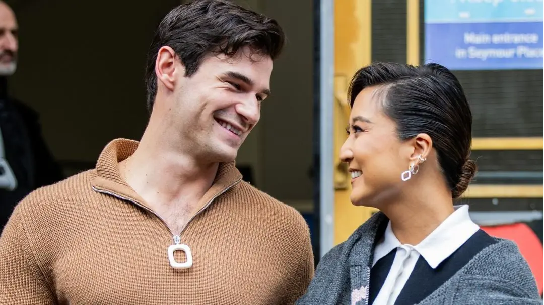 Inside Emily In Paris Co-stars Paul Forman, Ashley Park Mark 'First Public Date' At LFW Paul Forman, Ashley Park