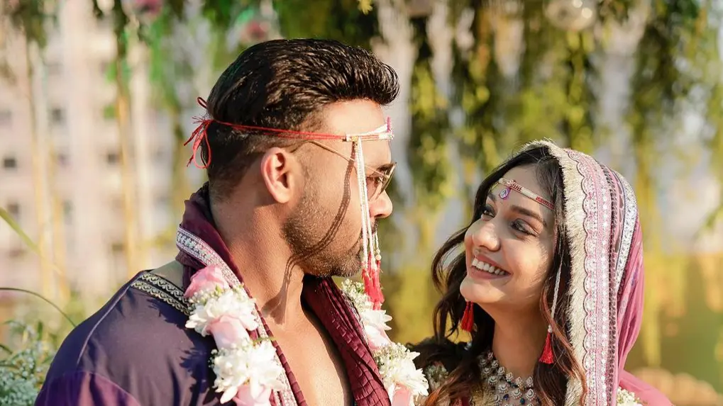 Divya Agarwal Deletes Wedding Photos With Husband Apurva Padgaonkar 3 Months After Marriage Divya Agarwal and Apurva Padgaonkar