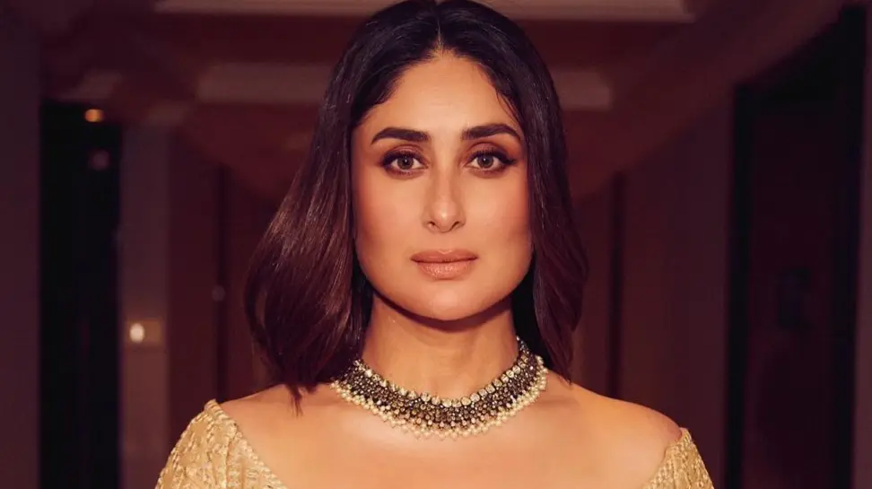 Kareena Kapoor Shares One Advice She'd Give To Her 20-Year-Old Self: Would Just Tell Her To... Kareena Kapoor donned a mirror-work angrakha suit for the Dadasaheb Phalke Awards.