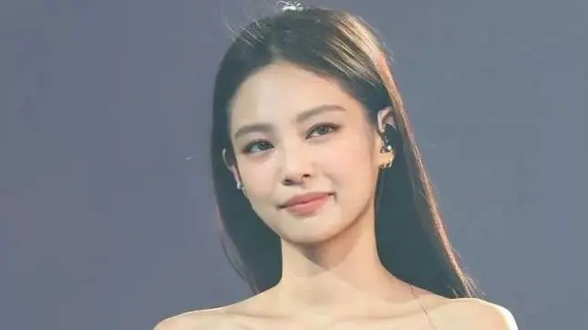 BLACKPINK's Jennie reveals why she didn’t renew her solo contract with YG Entertainment A file photo of BLACKPINK's Jennie