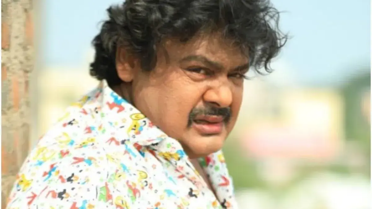 Mansoor Ali Khan arrives for questioning at police station following FIR over controversial remarks Mansoor Ali Khan