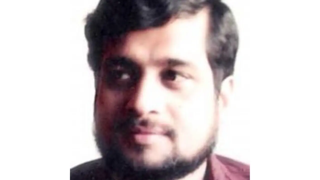 Senior Journalist Nikhil Wagle Booked in Pune For 'Offensive' Remarks on PM Modi, LK Advani Senior Journalist Nikhil Wagle