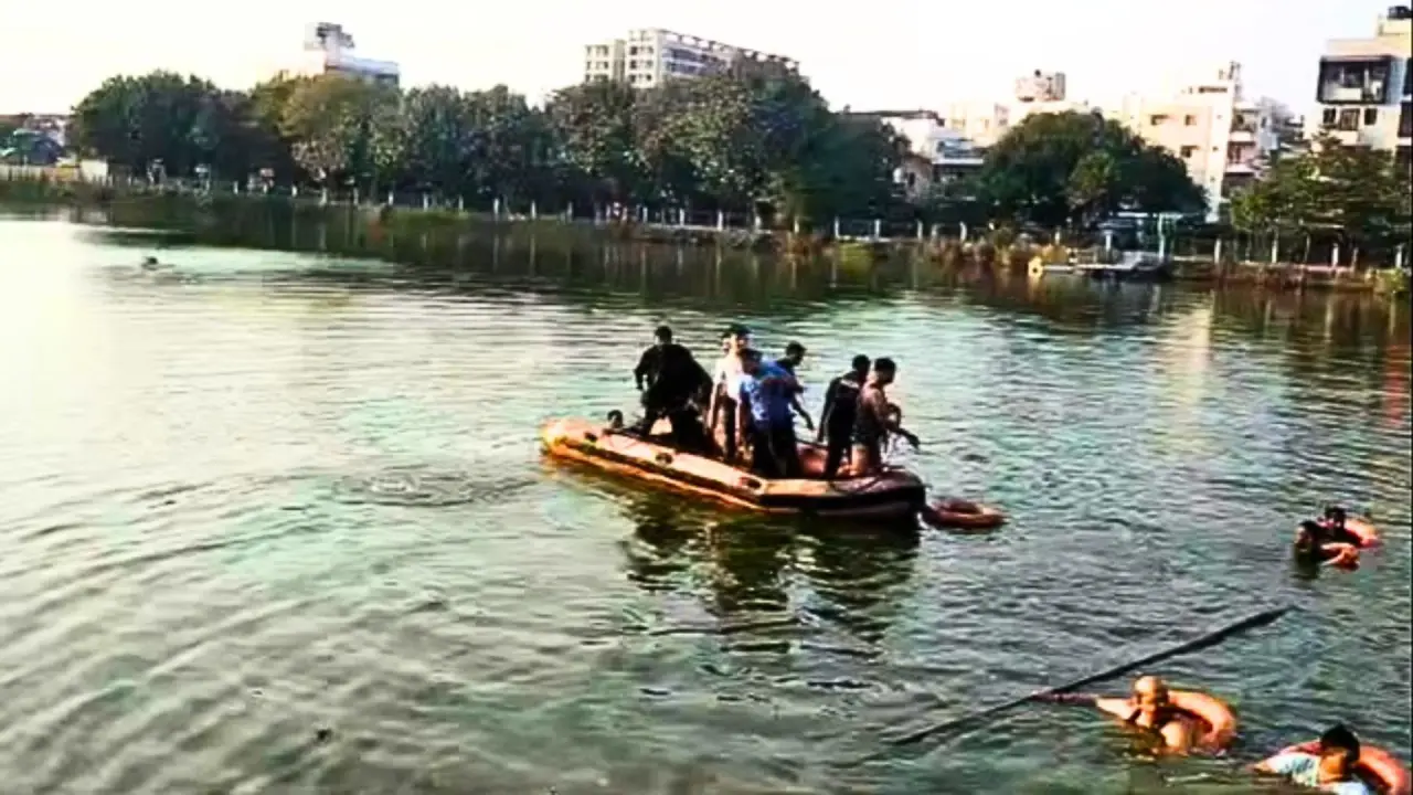 Vadodra Boat Capsize: No Lessons Learnt From Sursagar Tragedy, 'Overloading' Key Factor Vadodra Boat Capsize: No Lessons Learnt From Sursagar Tragedy