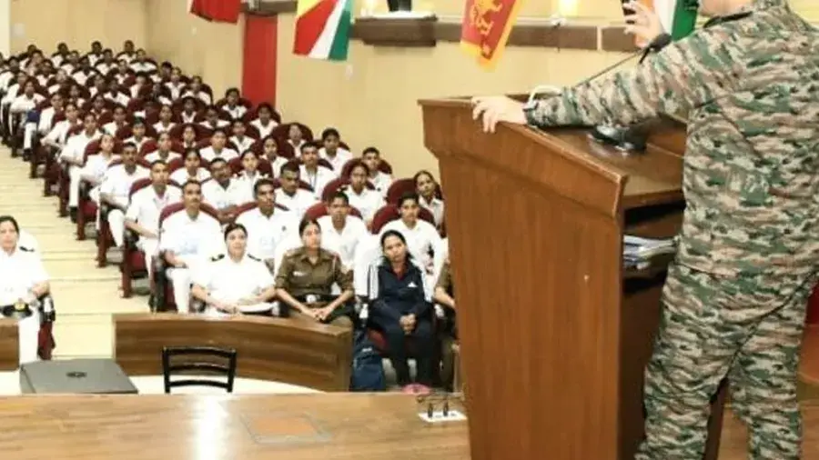 NCC cadets present Guard of Honour to Major General Sanjeev Dogra