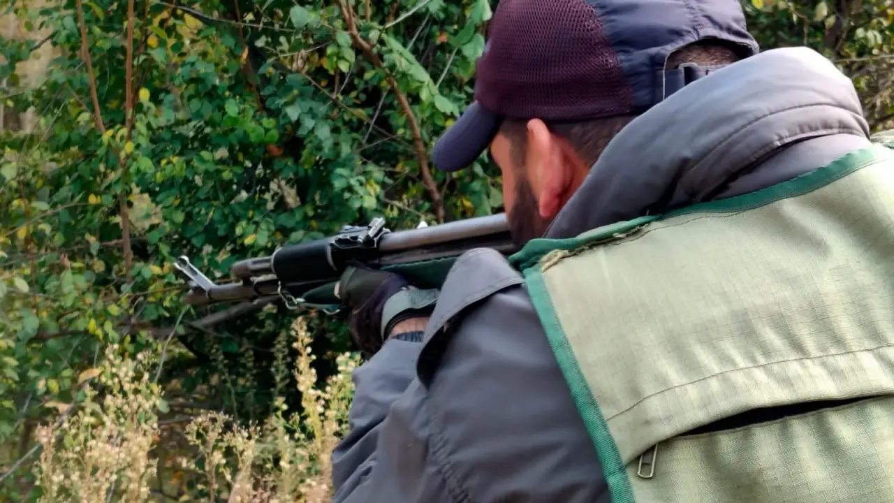 BREAKING: जम्मू में सेना को मिली बड़ी सफलता, उरी में घुसपैठ की कोशिश में मारा गया पाकिस्तानी आतंकी; AK-47 समेत भारी मात्रा में हथियार बरामद Pakistan terrorist killed in Uri sector