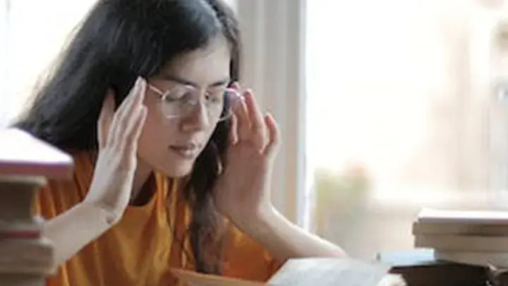 What is a migraine? Avoid these foods that can trigger the attack Migraine attacks