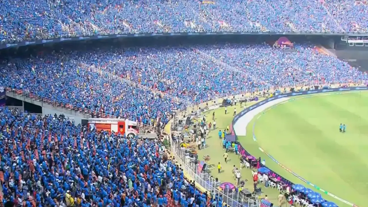 Record Alert! 1.32 lakh people arrive at Narendra Modi stadium to watch IND vs AUS World Cup final Narendra Modi Stadium