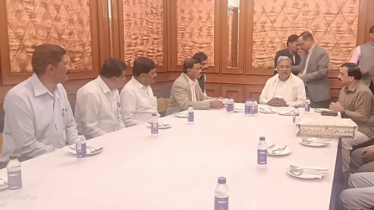 Karnataka caste census report flawedsays Vokkaliga-lingayat faction .