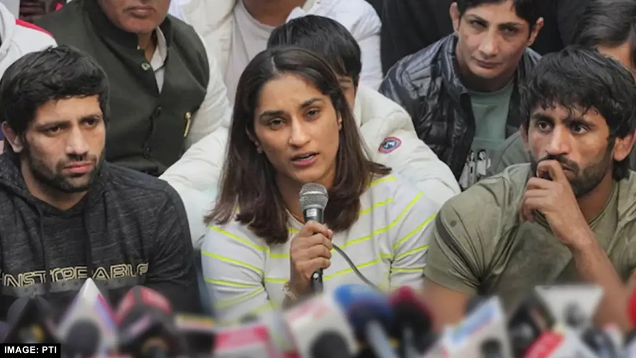 Wrestlers meet Anurag thakur