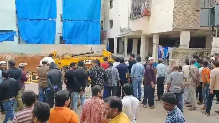 One worker killed, another injured as under construction building ...