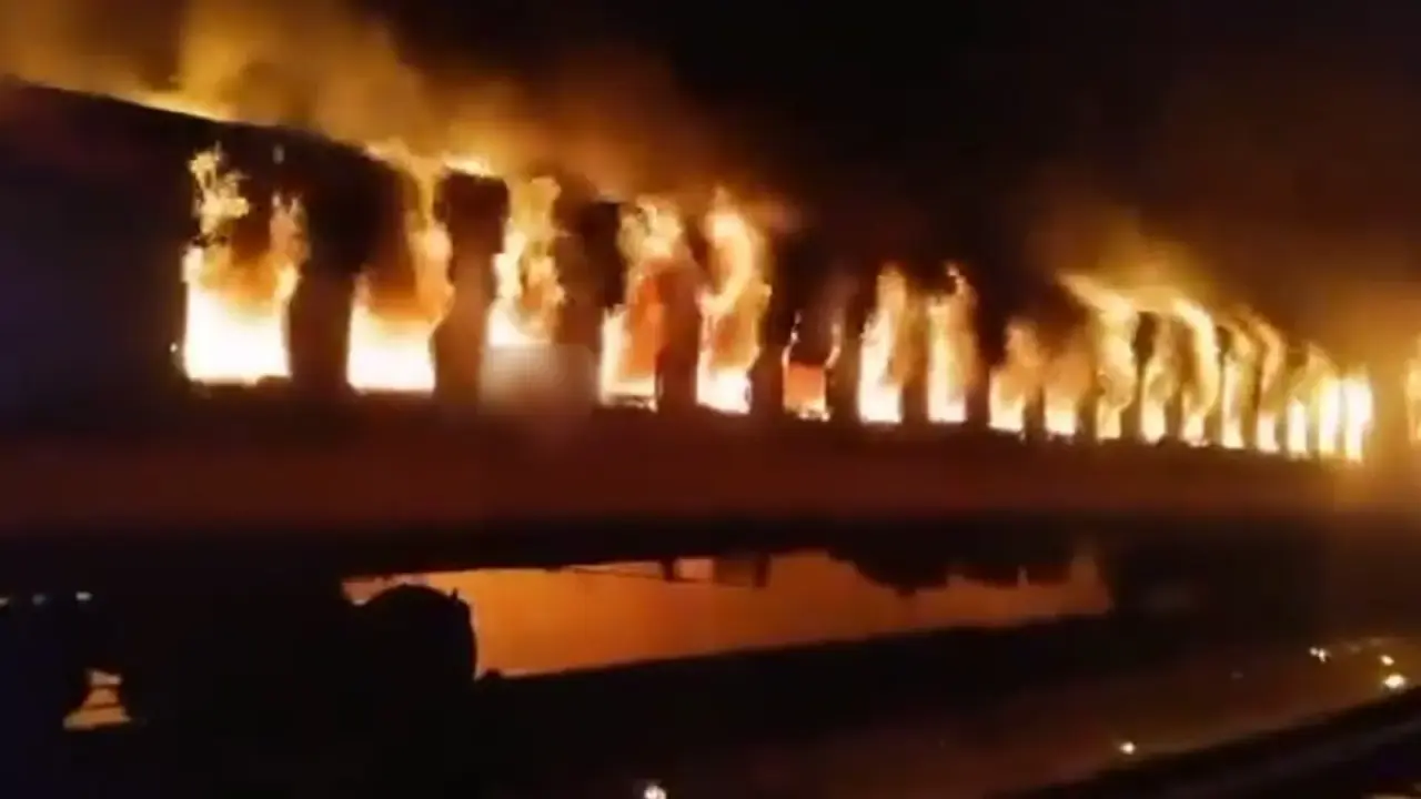 Benapole Express train in Bangladesh set on fire