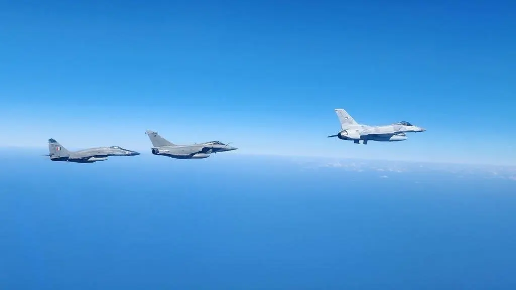 Rafale showed India strength Roar in the sky indian air force Republic Day Parade
