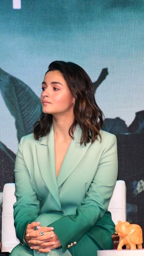 Alia Bhatt mesmerizes in a sassy pant-suit look; the BTS green room video  is a cute highlight 